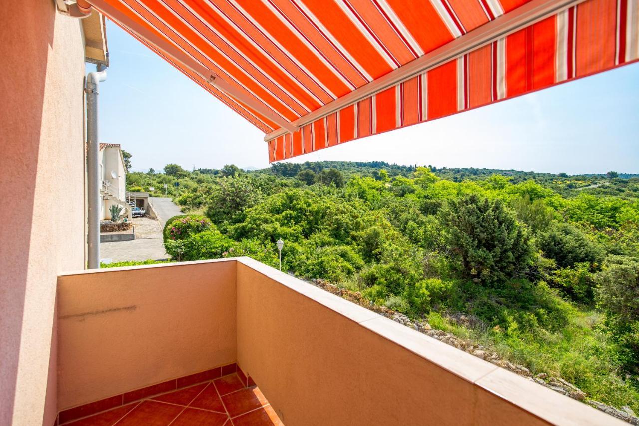 Apartment Tonka Barbat na Rabu Екстер'єр фото