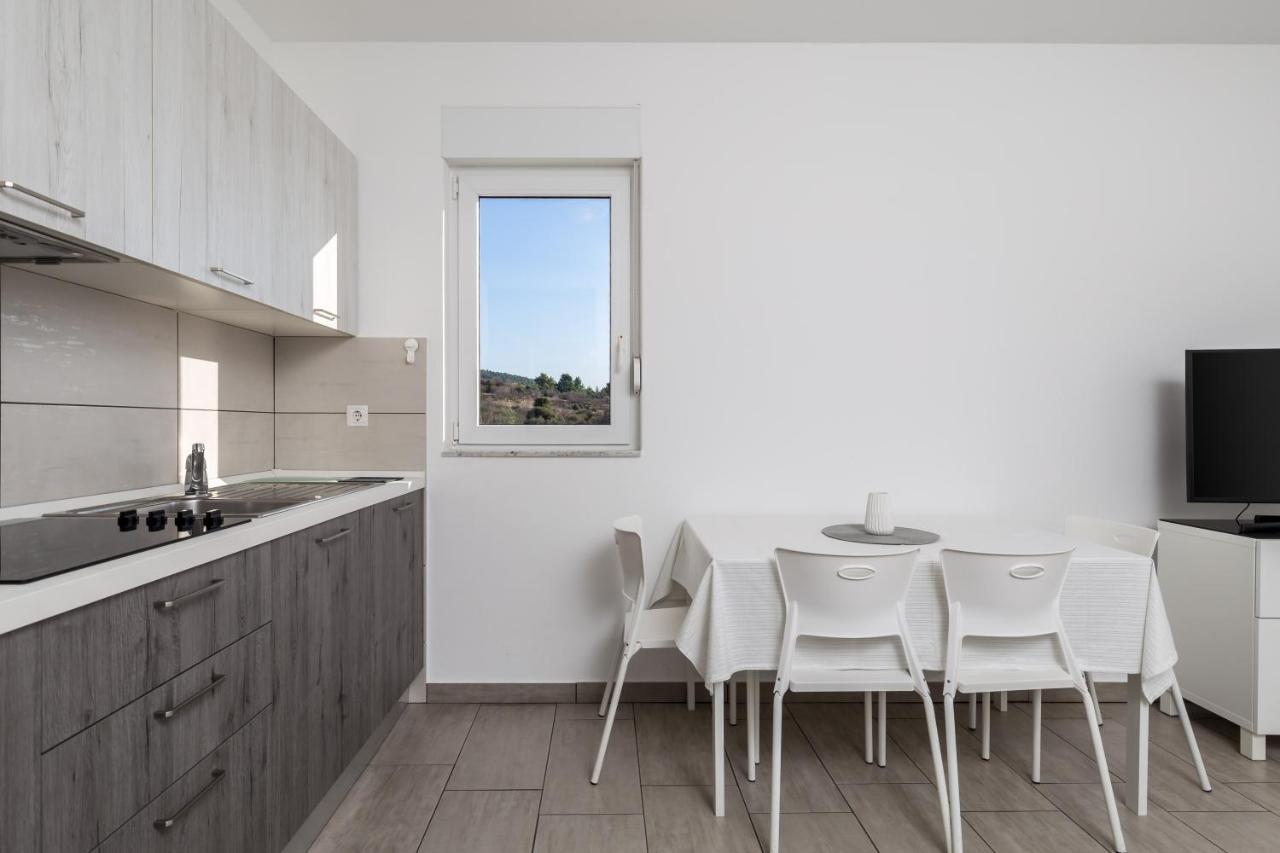 Apartment Tonka Barbat na Rabu Екстер'єр фото