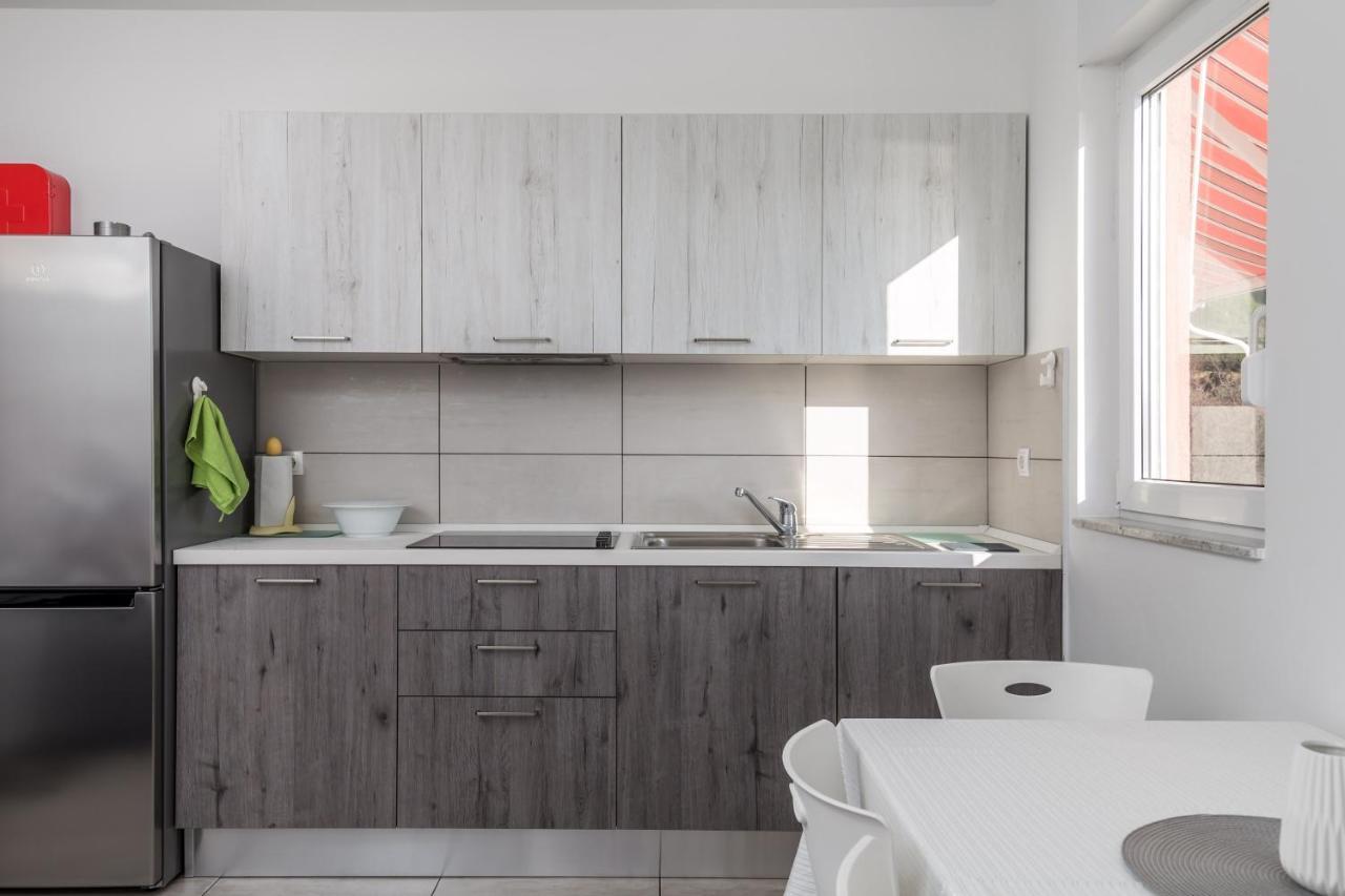 Apartment Tonka Barbat na Rabu Екстер'єр фото