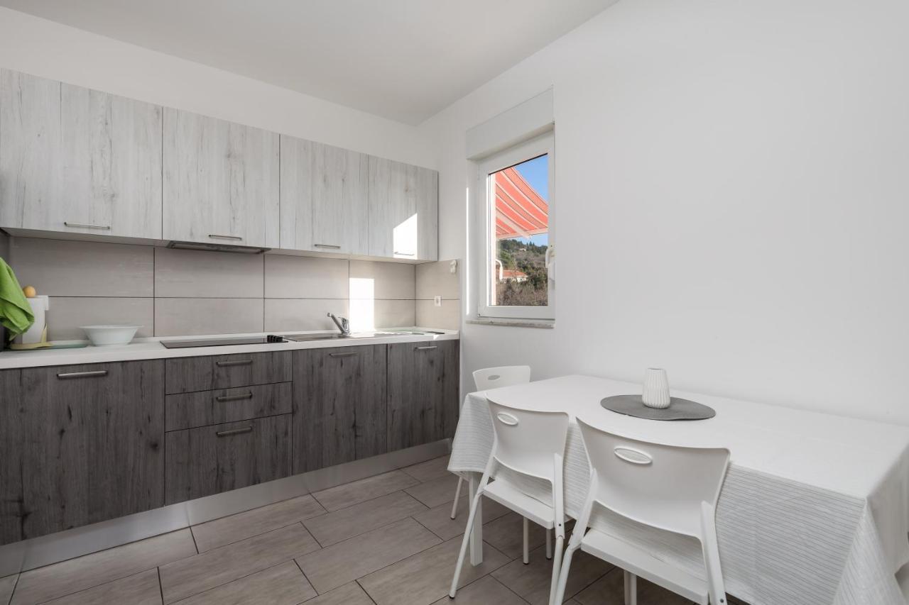 Apartment Tonka Barbat na Rabu Екстер'єр фото