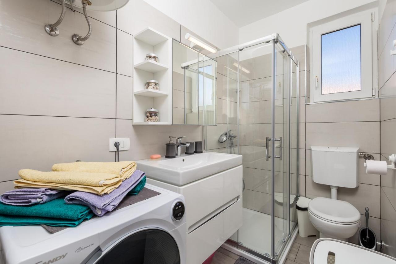 Apartment Tonka Barbat na Rabu Екстер'єр фото