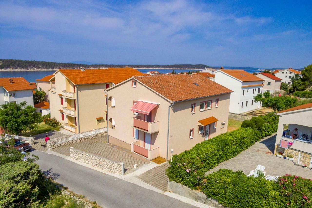 Apartment Tonka Barbat na Rabu Екстер'єр фото